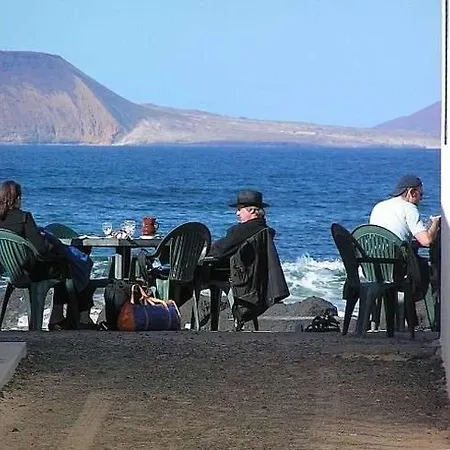 Sleeps 4 Wifi Famara