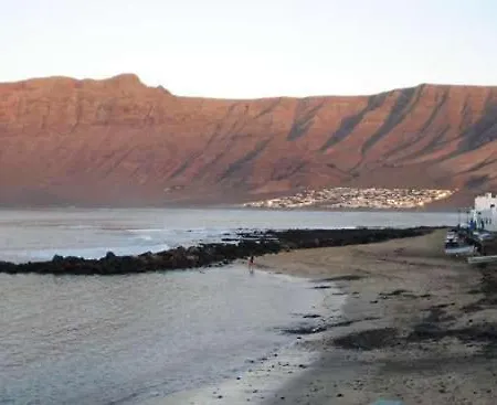 Holiday home Sleeps 4 Wifi Famara